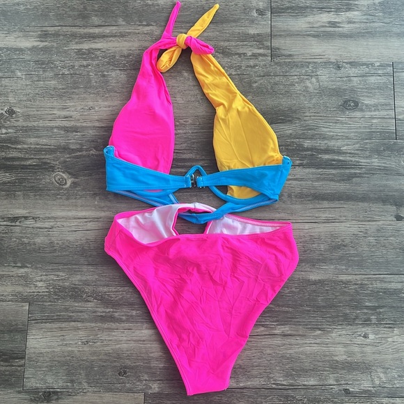 Colorblock One Piece Swimsuit | M 💓🦋🔆 - Picture 6 of 8